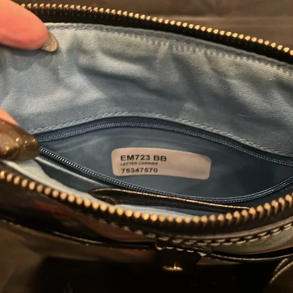 Dooney & Bourke Medallion Crossbody Letter Carrier Y2K - Picture 7 of 8